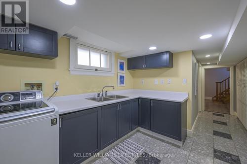 178 Thornton Avenue, London, ON - Indoor Photo Showing Laundry Room