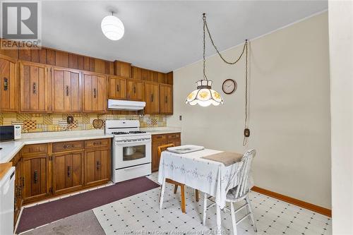 137 Chene Street, Tecumseh, ON - Indoor Photo Showing Kitchen