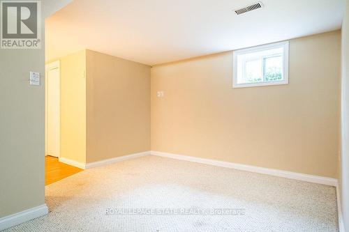 34 Norwood Road, Hamilton, ON - Indoor Photo Showing Other Room