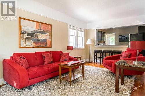 34 Norwood Road, Hamilton, ON - Indoor Photo Showing Living Room