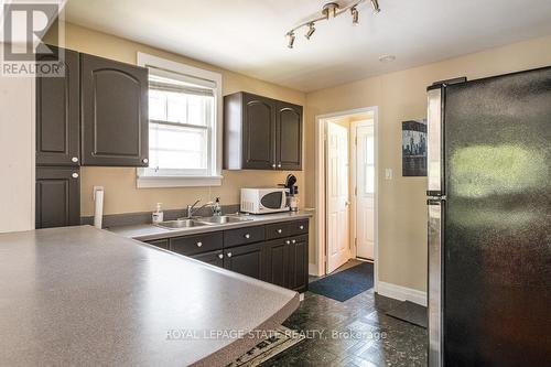 34 Norwood Road, Hamilton, ON - Indoor Photo Showing Kitchen With Double Sink