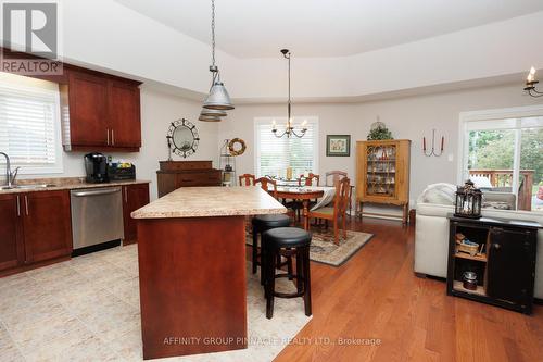 10 Horton Place, Kawartha Lakes (Lindsay), ON - Indoor Photo Showing Kitchen