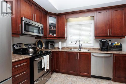 10 Horton Place, Kawartha Lakes (Lindsay), ON - Indoor Photo Showing Kitchen With Double Sink