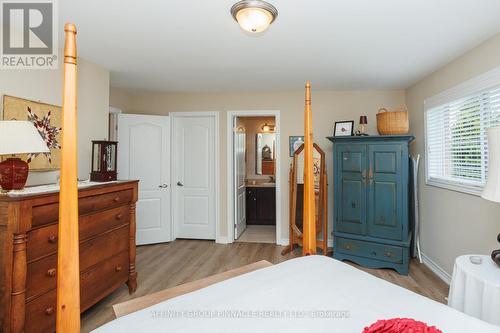 10 Horton Place, Kawartha Lakes (Lindsay), ON - Indoor Photo Showing Bedroom