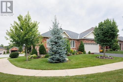 10 Horton Place, Kawartha Lakes (Lindsay), ON - Outdoor With Facade