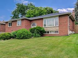 3463 Credit Heights Dr  Mississauga, ON L5C 2M2