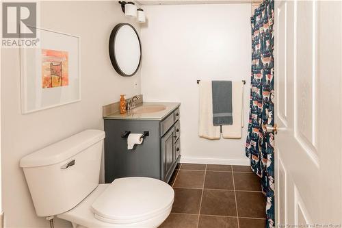 180 Bradshaw Drive, New Maryland, NB - Indoor Photo Showing Bathroom