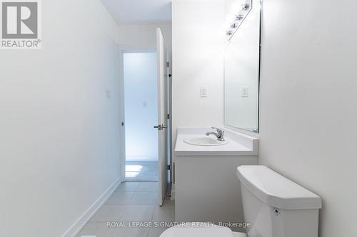 74 Woodman Drive N, Hamilton (Kentley), ON - Indoor Photo Showing Bathroom