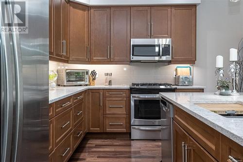 3424 Ocean Mist Pl, Nanaimo, BC - Indoor Photo Showing Kitchen With Upgraded Kitchen