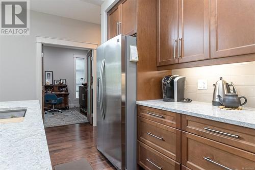 3424 Ocean Mist Pl, Nanaimo, BC - Indoor Photo Showing Kitchen