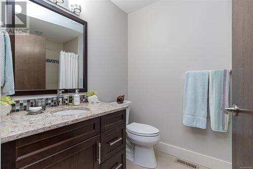 3424 Ocean Mist Pl, Nanaimo, BC - Indoor Photo Showing Bathroom