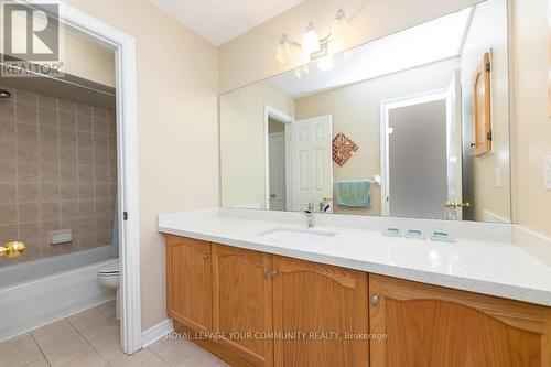 21 Baywell Crescent, Aurora, ON - Indoor Photo Showing Bathroom