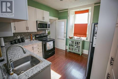 219 Henry Street W, Prescott, ON - Indoor Photo Showing Kitchen