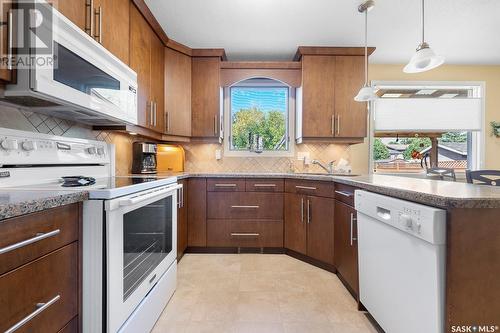 166 Upland Drive, Regina, SK - Indoor Photo Showing Kitchen