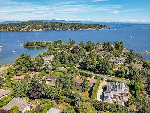 3270 Beach Dr, Oak Bay, BC 