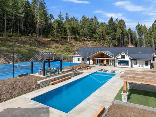 6707 Willis Point Rd, Central Saanich, BC 