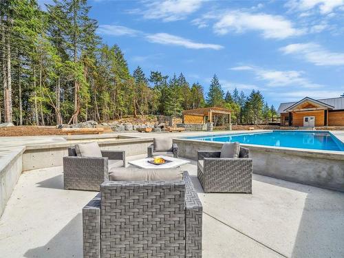 6707 Willis Point Rd, Central Saanich, BC 