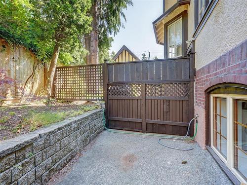 1-800 St. Charles St, Victoria, BC - Outdoor With Deck Patio Veranda With Exterior