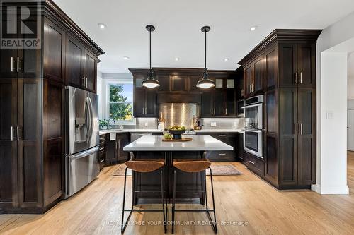 169 King Street W, Uxbridge, ON - Indoor Photo Showing Kitchen With Upgraded Kitchen