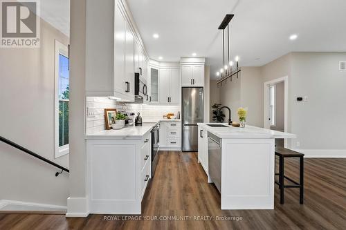 169 King Street W, Uxbridge, ON - Indoor Photo Showing Kitchen With Upgraded Kitchen