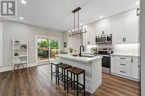 169 King Street W, Uxbridge, ON - Indoor Photo Showing Kitchen With Upgraded Kitchen