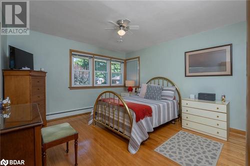 44 Mcdonald Avenue, Cambridge, ON - Indoor Photo Showing Bedroom