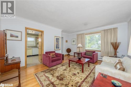 44 Mcdonald Avenue, Cambridge, ON - Indoor Photo Showing Living Room