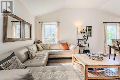 1890 Lakeshore Road, Niagara-On-The-Lake, ON - Indoor Photo Showing Living Room