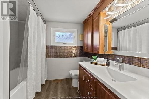 1012 Glidden, Windsor, ON - Indoor Photo Showing Bathroom