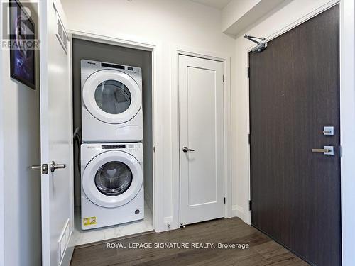 1004 - 500 Brock Avenue, Burlington (Brant), ON - Indoor Photo Showing Laundry Room