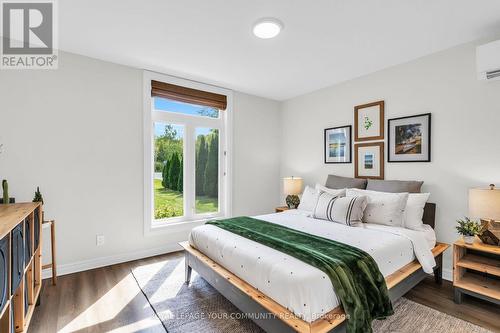 1028 Metro Road N, Georgina, ON - Indoor Photo Showing Bedroom