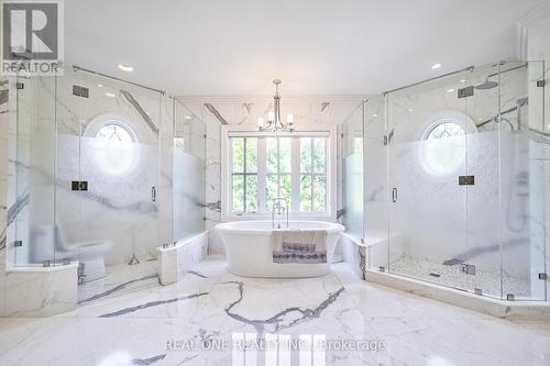 54 Davina Circle, Aurora, ON - Indoor Photo Showing Bathroom