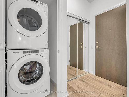 367-60 Ann O'Reilly Rd, Toronto, ON - Indoor Photo Showing Laundry Room