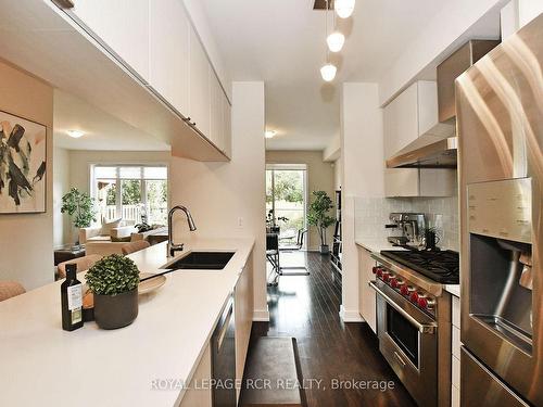 65 Anchusa Dr, Richmond Hill, ON - Indoor Photo Showing Kitchen With Stainless Steel Kitchen With Double Sink With Upgraded Kitchen