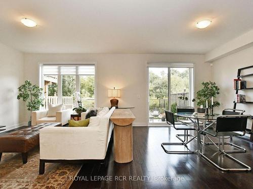 65 Anchusa Dr, Richmond Hill, ON - Indoor Photo Showing Living Room