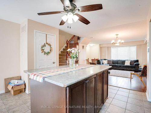 114-4950 Winston Churchill Blvd E, Mississauga, ON - Indoor Photo Showing Kitchen With Double Sink