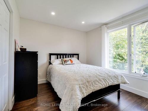 3448 Caplan Cres, Burlington, ON - Indoor Photo Showing Bedroom