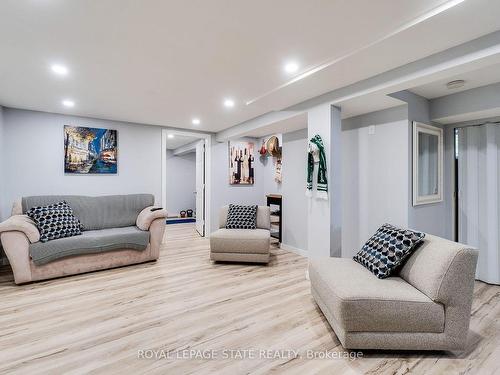 3448 Caplan Cres, Burlington, ON - Indoor Photo Showing Basement