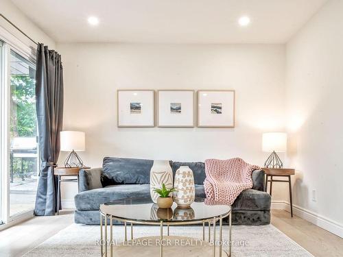 26 Second Ave, Orangeville, ON - Indoor Photo Showing Living Room