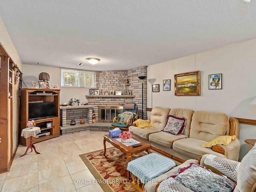 404 Lara Woods, Mississauga, ON - Indoor Photo Showing Living Room With Fireplace