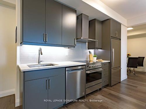 1004-500 Brock Ave, Burlington, ON - Indoor Photo Showing Kitchen With Upgraded Kitchen