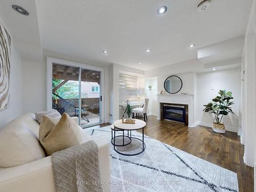 141 Harbourview Cres, Toronto, ON - Indoor Photo Showing Living Room With Fireplace