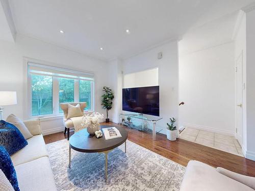 141 Harbourview Cres, Toronto, ON - Indoor Photo Showing Living Room