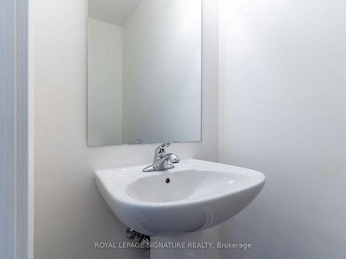 74 Woodman Dr N, Hamilton, ON - Indoor Photo Showing Bathroom