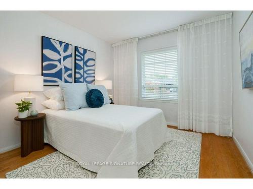 25 Wigmore Dr, Toronto, ON - Indoor Photo Showing Bedroom