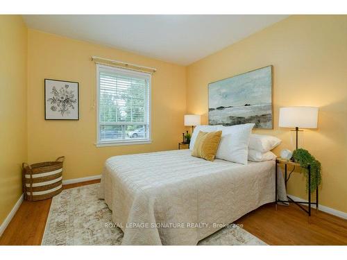 25 Wigmore Dr, Toronto, ON - Indoor Photo Showing Bedroom