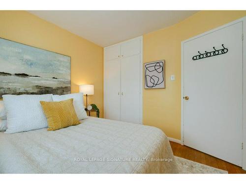 25 Wigmore Dr, Toronto, ON - Indoor Photo Showing Bedroom