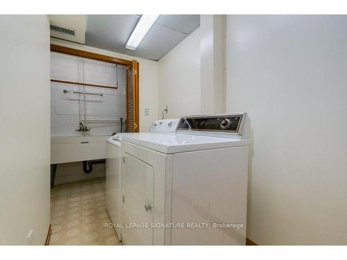 25 Wigmore Dr, Toronto, ON - Indoor Photo Showing Laundry Room