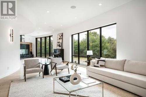 14020 Winston Churchill Boulevard, Caledon, ON - Indoor Photo Showing Living Room