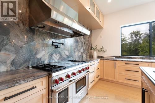 14020 Winston Churchill Boulevard, Caledon, ON - Indoor Photo Showing Kitchen With Upgraded Kitchen